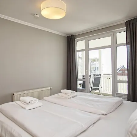 Appartement Mit Meerblick Und Balkon, Gratis Nutzung Vom Ahoi Erlebnisbad Und Sauna In Sellin - Meeresblick 34 *