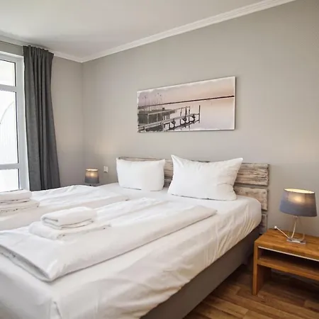 Mit Meerblick Und Balkon, Gratis Nutzung Vom Ahoi Erlebnisbad Und Sauna In Sellin - Meeresblick 34 Appartement *