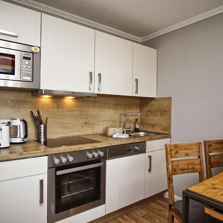 Mit Meerblick Und Balkon, Gratis Nutzung Vom Ahoi Erlebnisbad Und Sauna In Sellin - Meeresblick 34 Goehren (Ruegen)